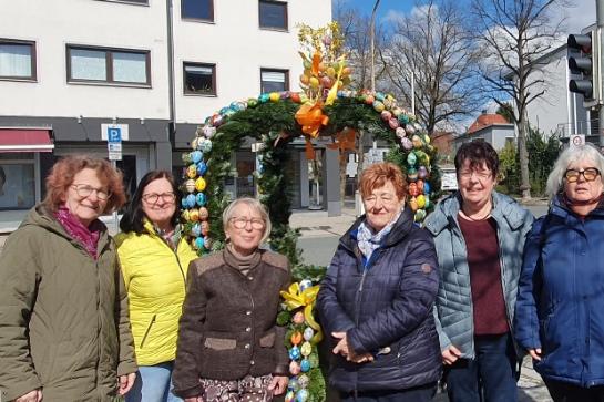 Gruppenbild Osterbrunnen